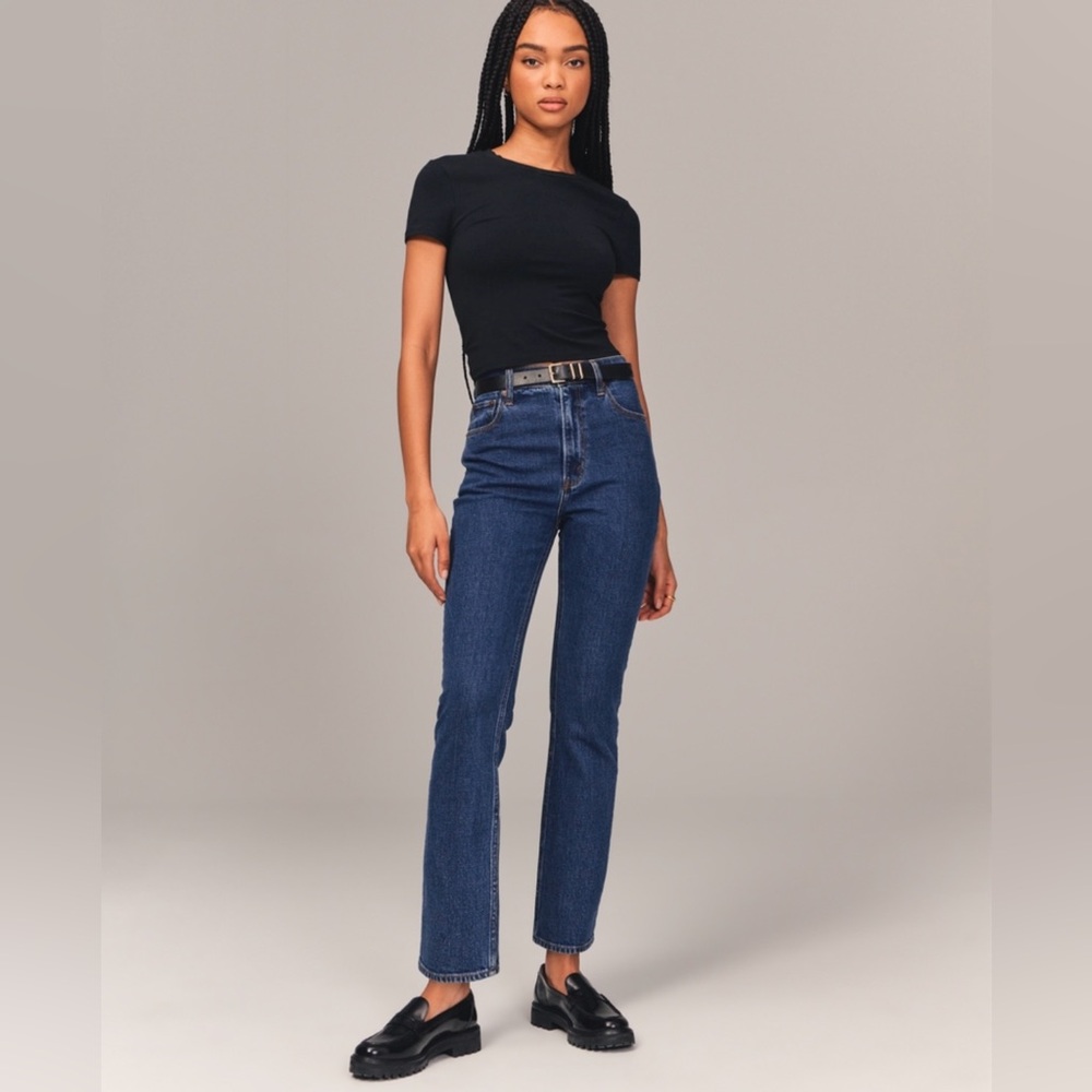 Abercrombie & Fitch Ultra High Rise Ankle Straight Jean Dark Wash